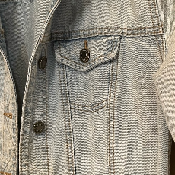 Mossimo Teen Wolf Malia Light Wash Jean Jacket - Picture 2 of 11